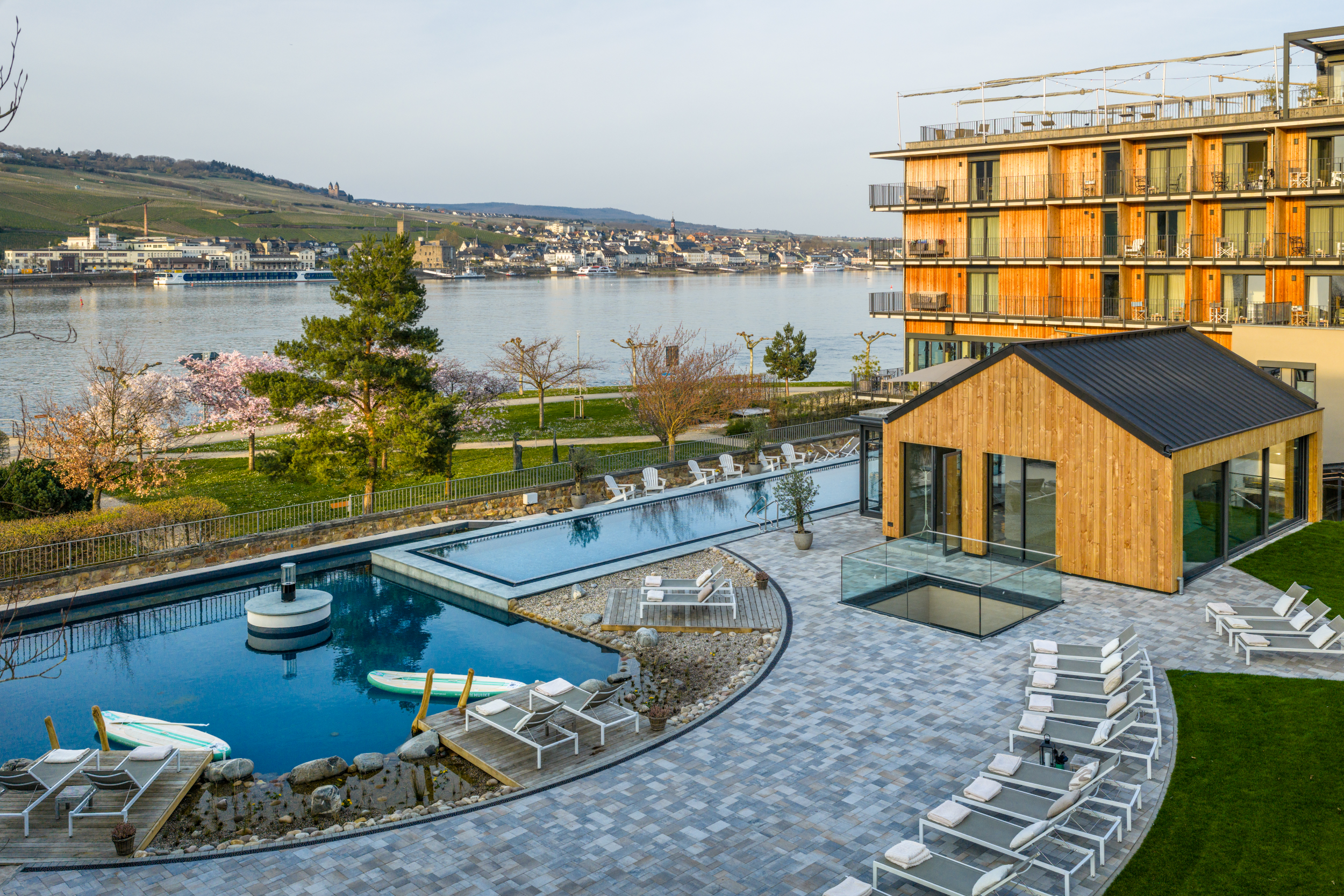 Hotel Papa Rhein, Bingen Urheber: Dominik Ketz, Quelle: Hotel Papa Rhein Hotel Papa Rhein, Bingen Urheber: Dominik Ketz, Quelle: Hotel Papa Rhein